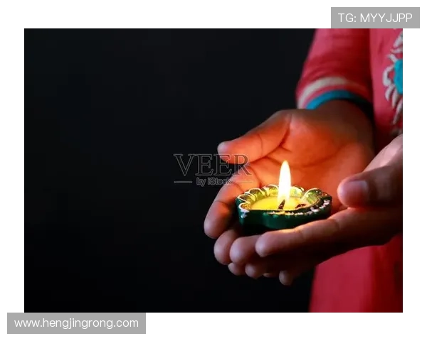 娘家：母亲手中那盏永不熄灭的灯